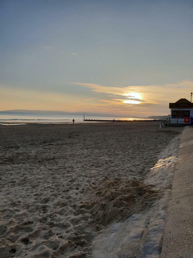 Holiday Home Hot Tub & Sauna Борнмут Екстер'єр фото